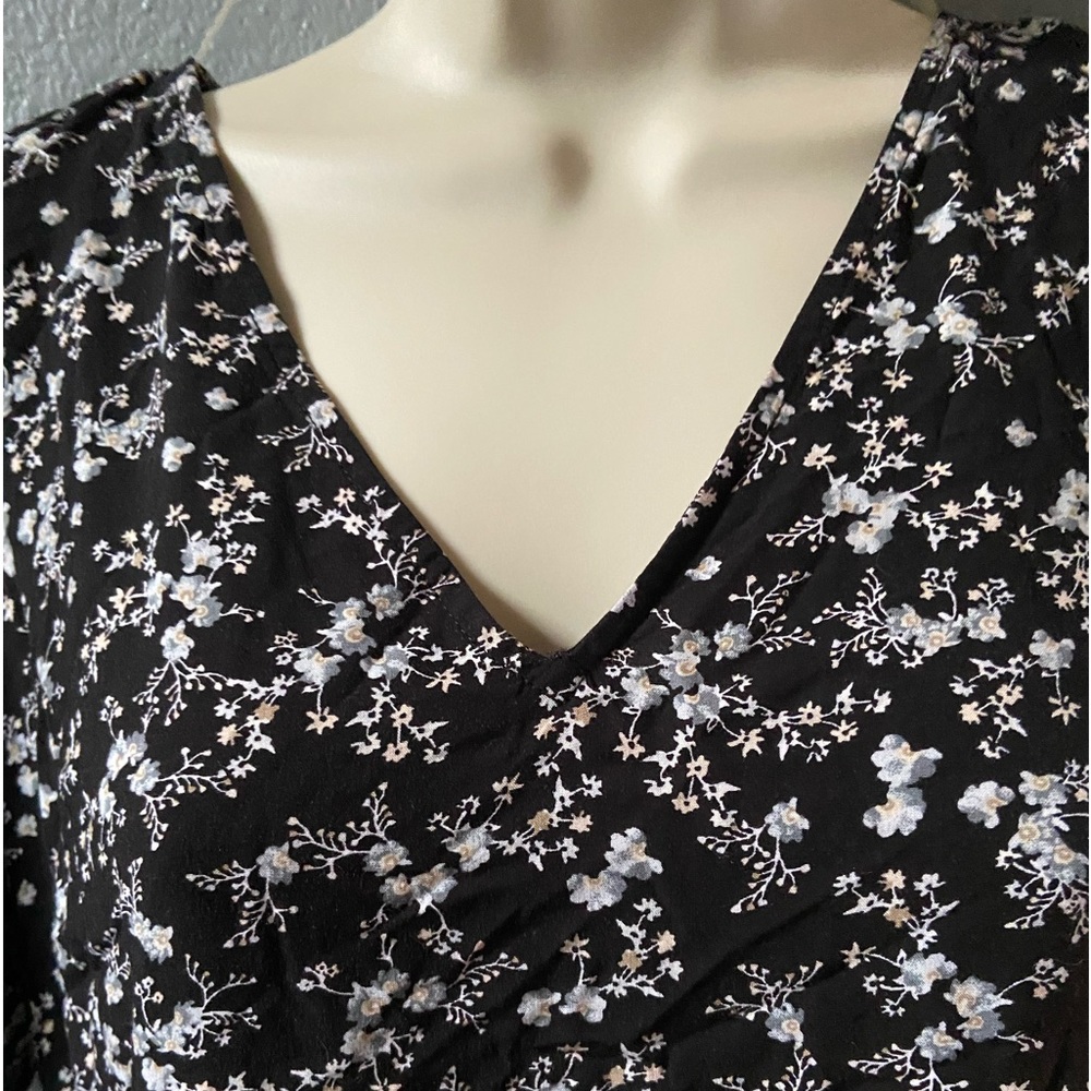 Old Navy black flower Medium dress
